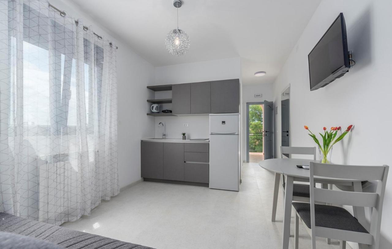 Apartments Zrnic Пореч Стая снимка